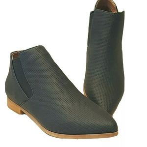 Black Dolce Vita ankle boots